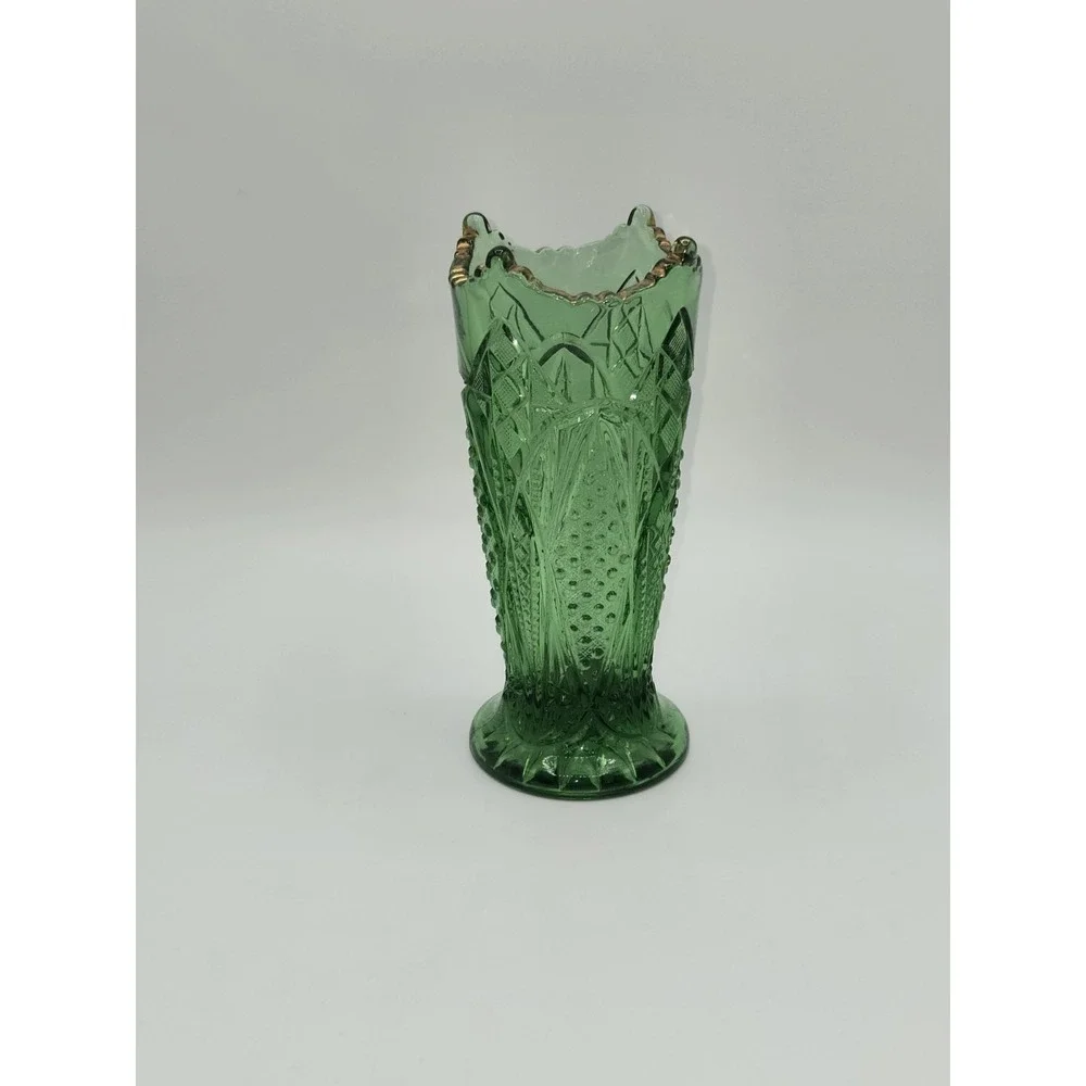 McKee Sunbeam Green Glass Vase Gold Trim‎ Scalloped Rim EAPG 6.125
